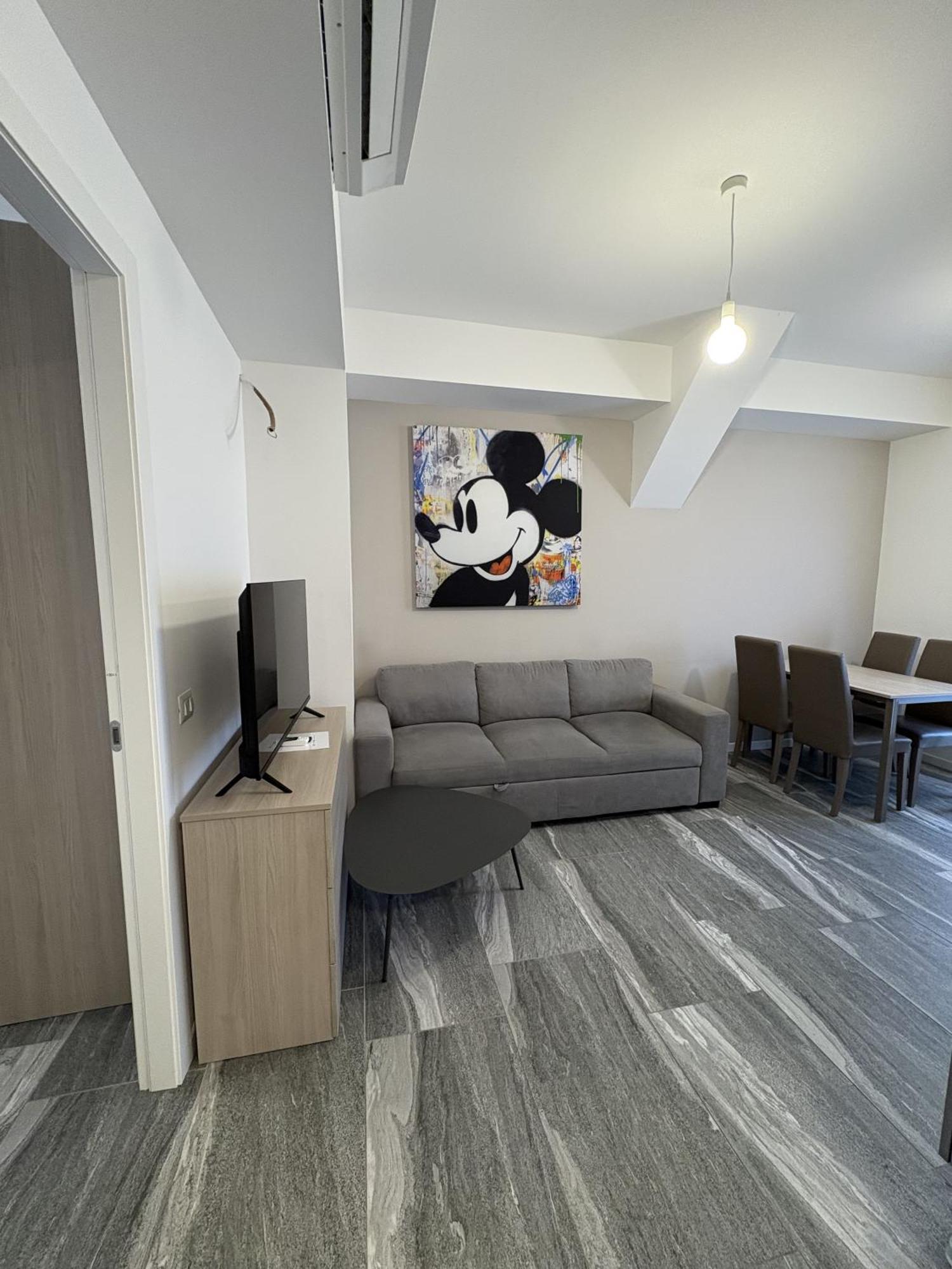 Essential Apartment Sesto San Giovanni Exterior foto