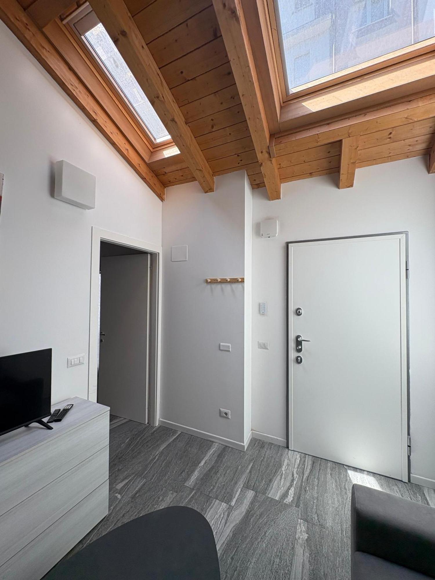 Essential Apartment Sesto San Giovanni Exterior foto